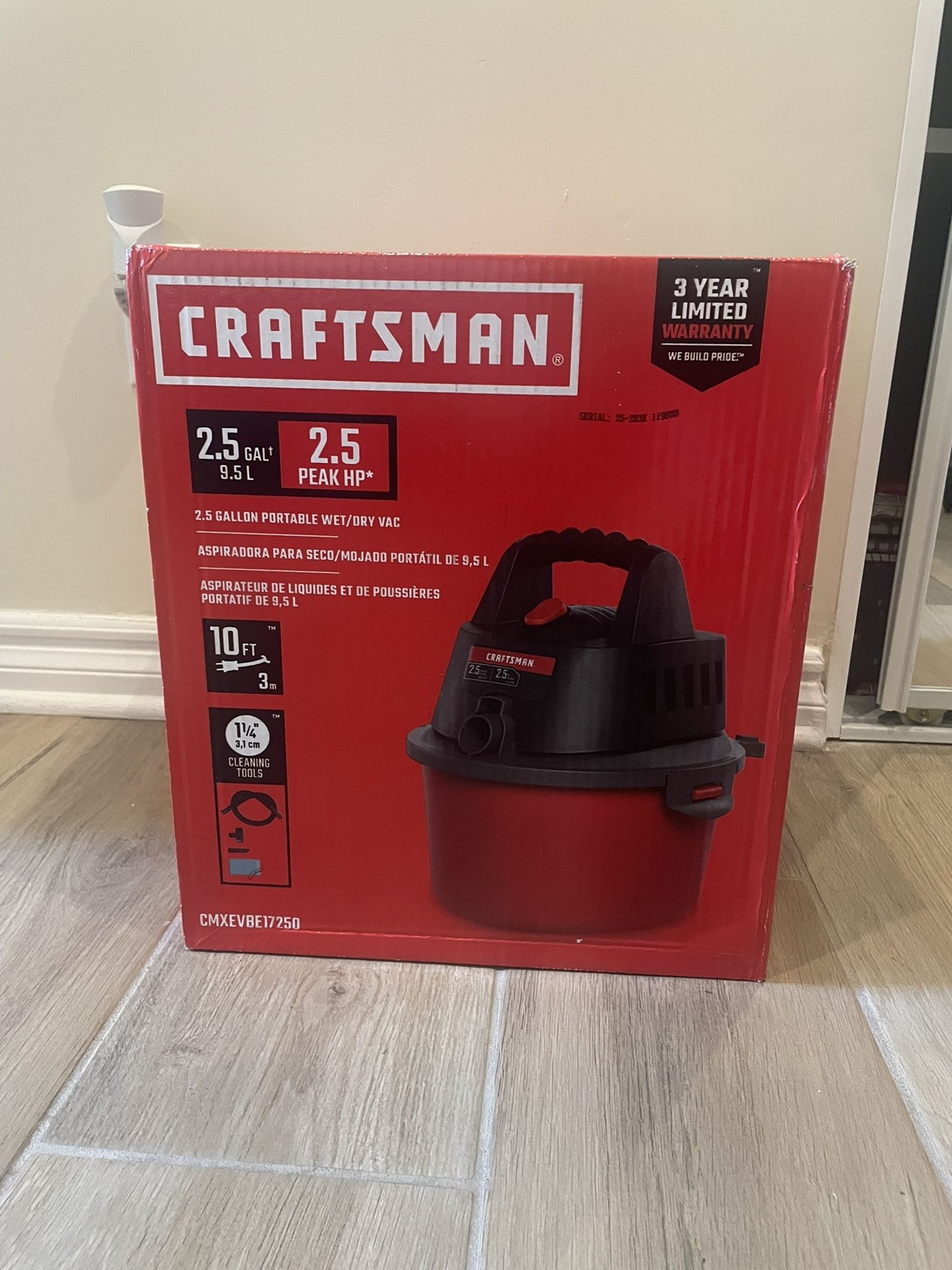 Craftsman 2.5 Gallon Wet and Dry Vac UNOPENED