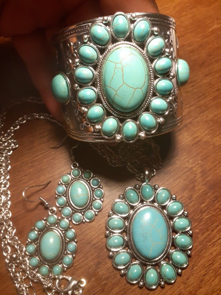 Exquisite Design Blue Turquoise Jewelry Set's. 