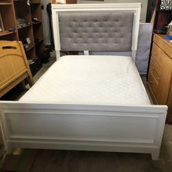 Full Size Bedroom 