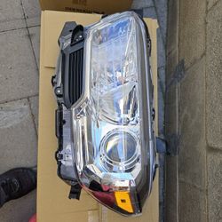 Toyota Tacoma R and L side Head Light