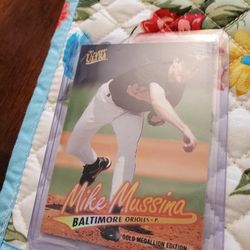 Mike Mussina Fleer Ultra Gold Medallion Parallel Baseball Card 