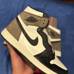Jordan 1 Retro Dark Mochas 