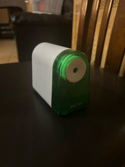 Portable pencil sharpener