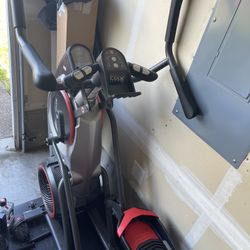 Bow flex Max trainer M5 $400