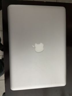 MacBook Pro 2010 (FOR PARTS)