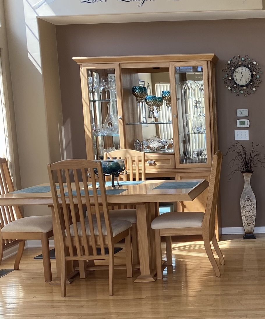 Dining Room Set 