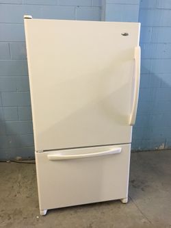25 Cubic Foot Bottom Freezer Refrigerator