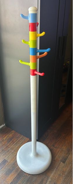Hat rack for kids