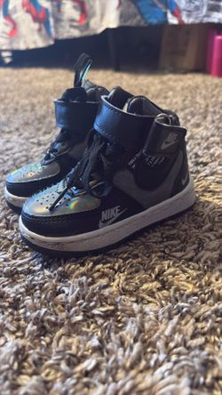 12 Baby Shoes