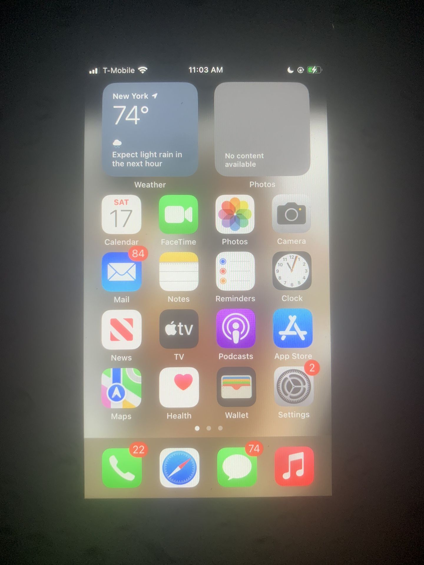 iPhone SE 64 GB Unlocked NO CRACKS OR SCRATCHES