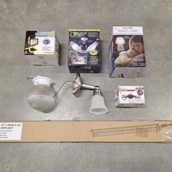 Mixed Lot Of (7) Lights, Lamps, Work, Flood, Garage Lights.