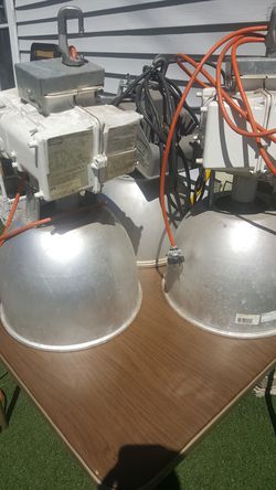 3 working industrial hanging shop lights