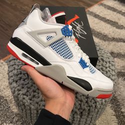 Jordan 4 Retro “what The” Size 10.5m 