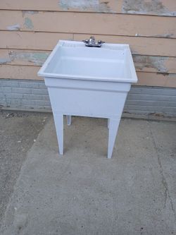 Utility Sink & faucet