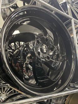 5X139.7 22 INCH WHEEL AND TIRE SETS ​Vehicle Fitment: Perfect matching packages for lifted or leveled trucks and SUVs running 5x139.7 (5x5.5) lug conf