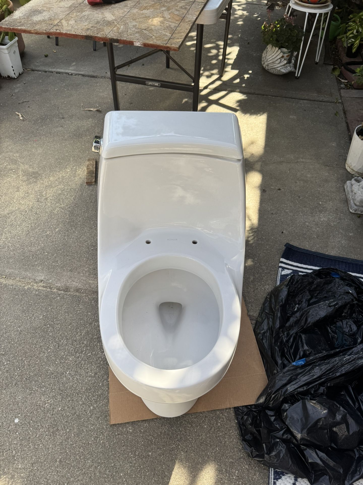 KOHLER one piece round bowl toilet (white)