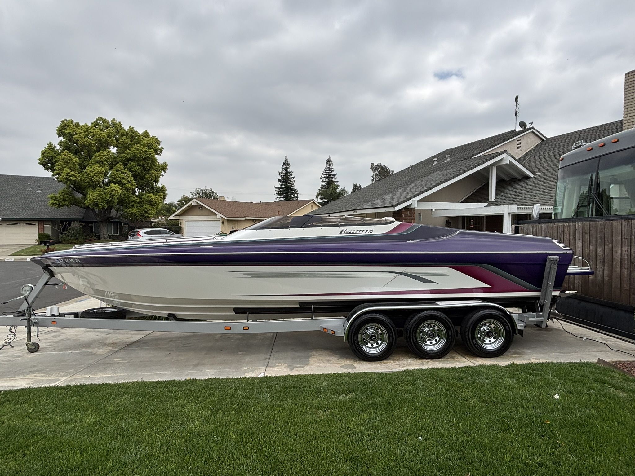 1995 Hallett 270