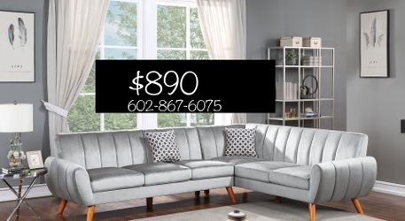 $890 .  Sectional ,, Sofa And Loveseat .. 