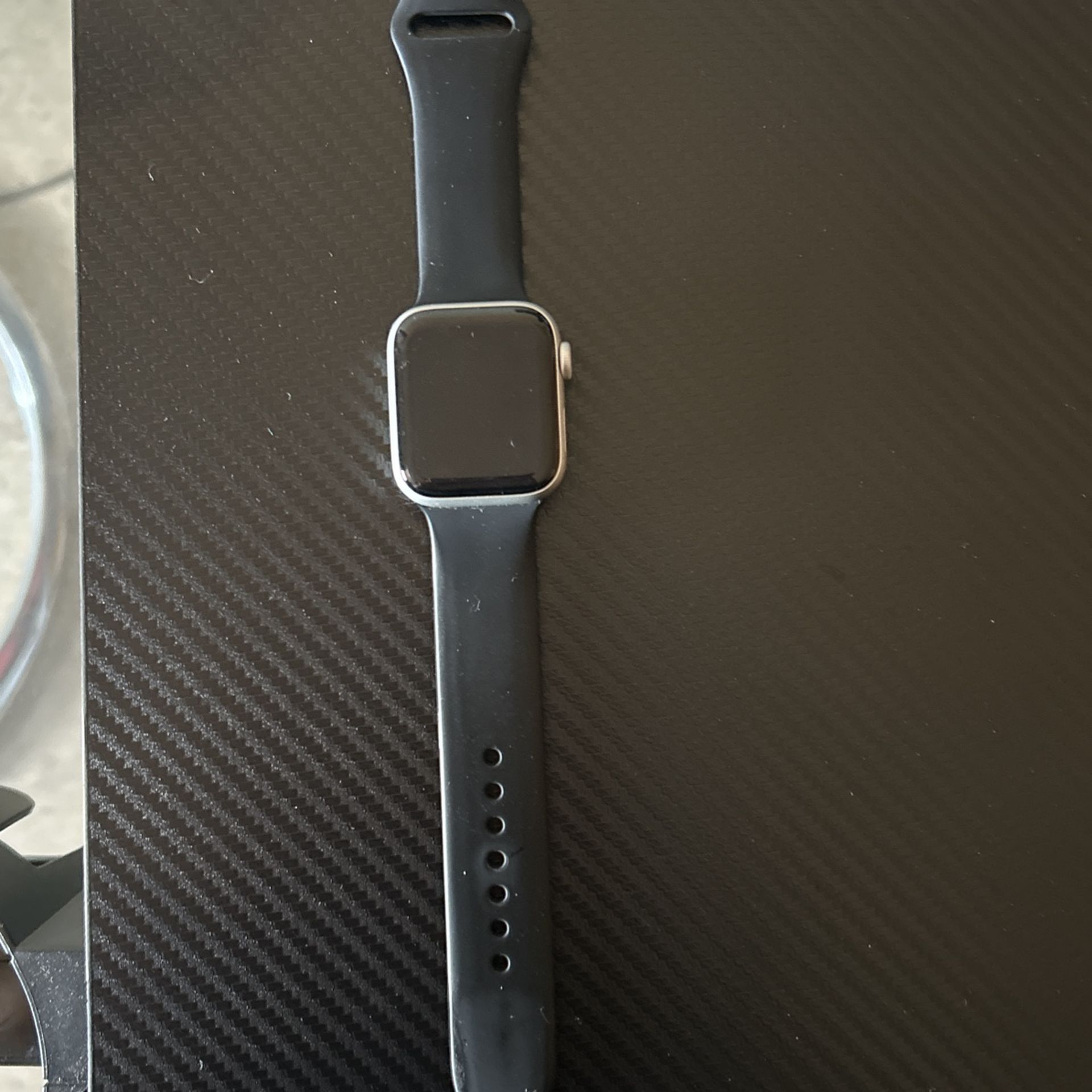 Apple Watch SE LIKE NEW 