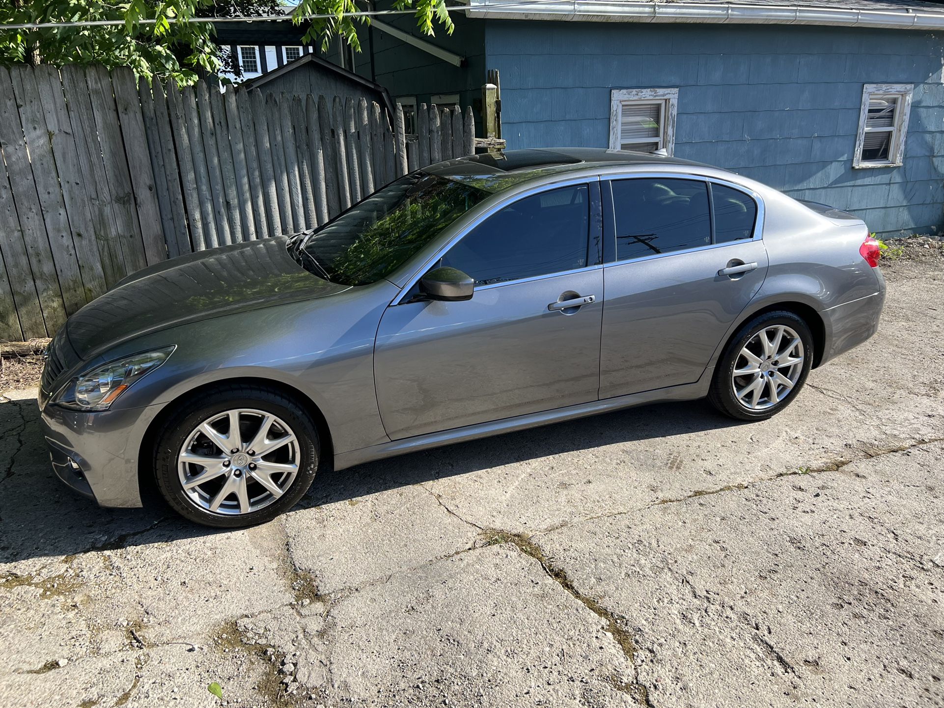 2011 Infiniti G37