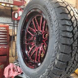 22x10 Fuel Ignite Wheels + 35'' Hankook RF10 Tires