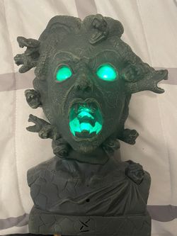 Talking Medusa Head with lights and moving snakes