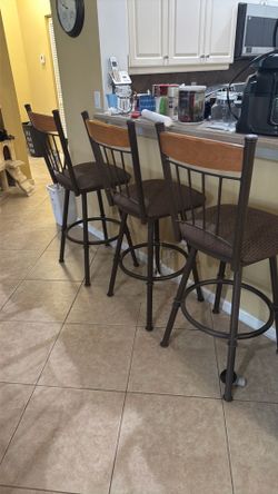 3 Barstools