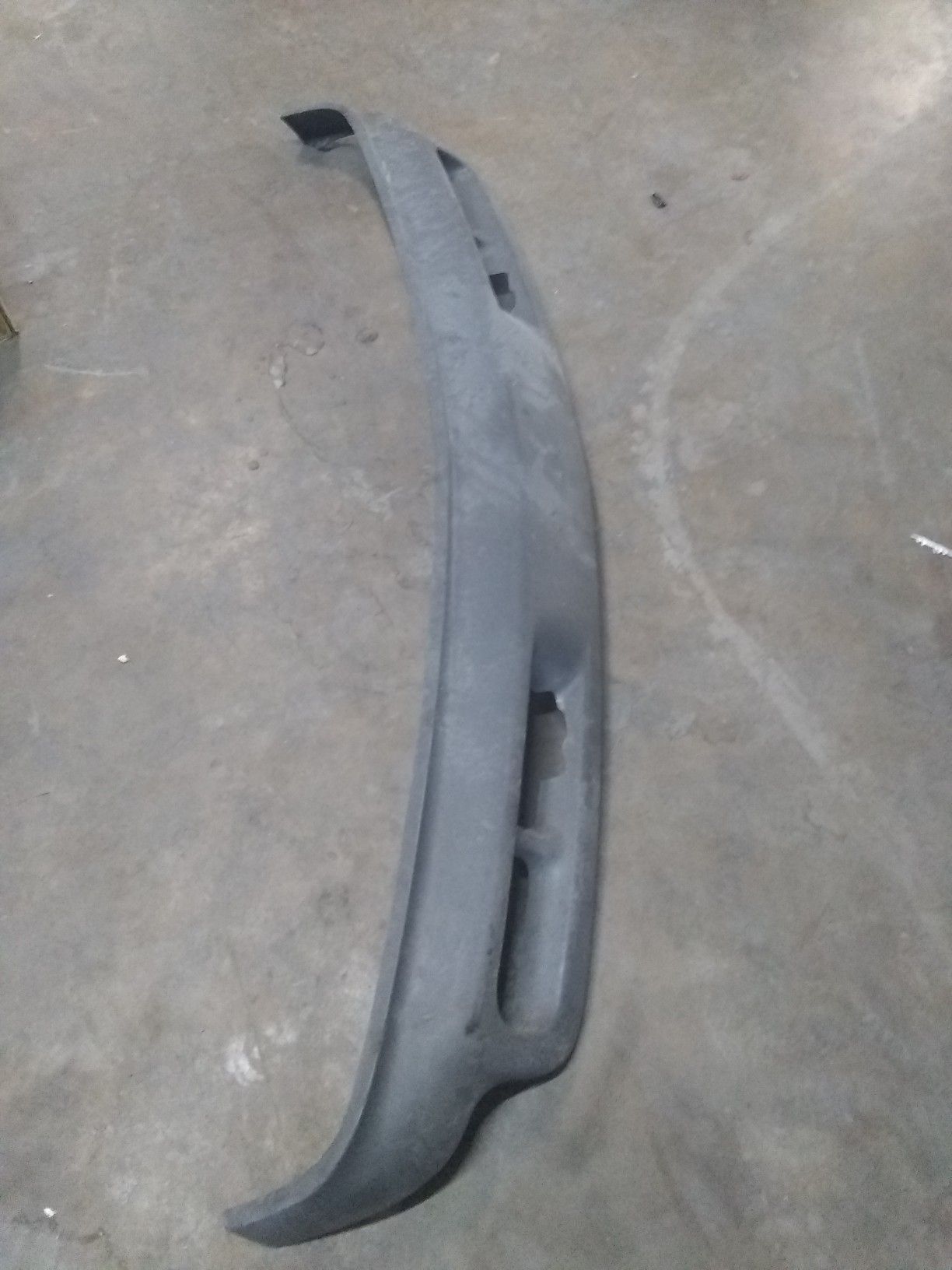 2000-06 Chevy Tahoe front bumper lower aires diflactor