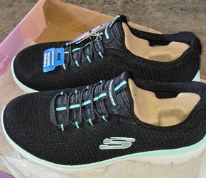 New /SKECHERS  sneakers/size 5.5