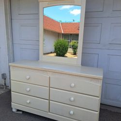 DRESSER WITH MIRROR.  