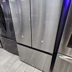 Bespoke 3-Door French Door Refrigerator (30 cu. ft.) with AutoFill Water Pitcher