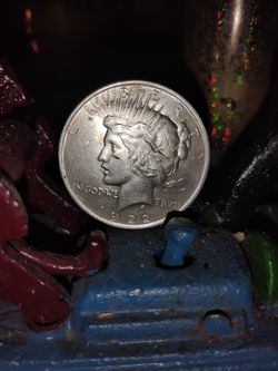1922 Peace Dollar  circulated  Philadelphia  mint