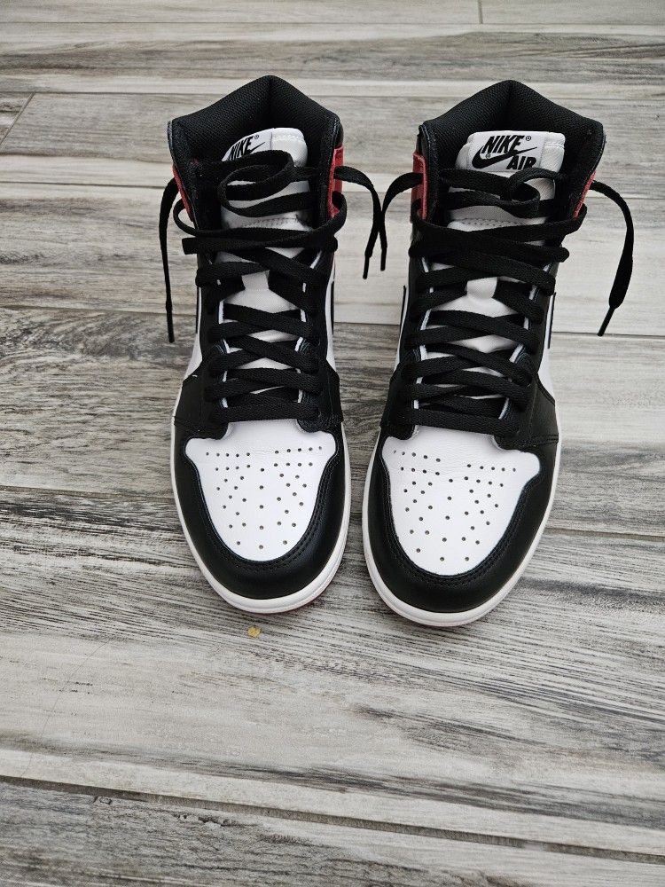 Jordan 1 Black Toe