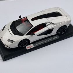 Lamborghini Countach Maisto 1/18 scale
New condition, No box