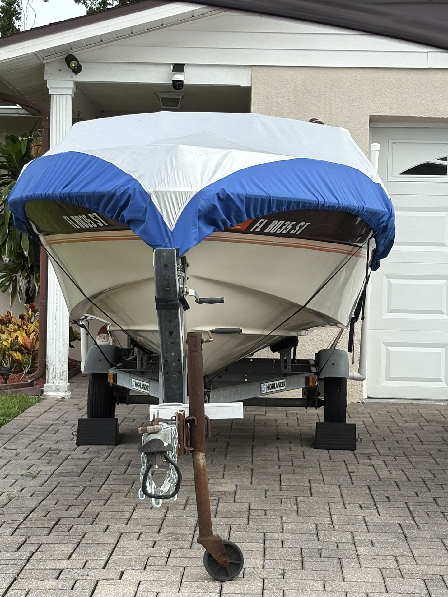 Motor Boat, Comes With Trailer!
