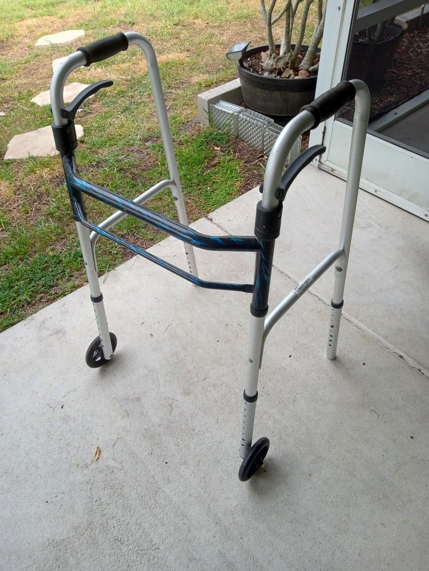Walker With Wheels