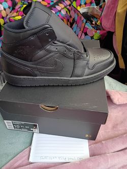 Air Jordans Triple Black 1Mid