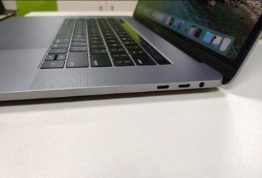 Apple 2018 MacBook Pro with 2.9GHz Intel Core i9, 15.4-inch, 32GB RAM, 1TB SSD Storage, Space Gray (Renewed)