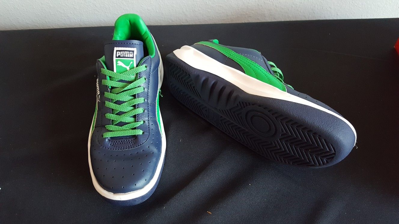 Great Puma low tops, stylish blue and green