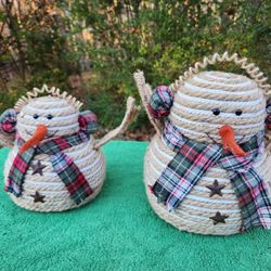 Pair of Coiled Rope Posable Tabletop Christmas Snowmen