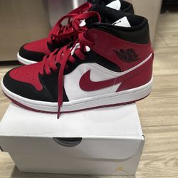 Jordan 1 Mid