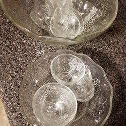 2,glass Bowl S And 12 Cups.