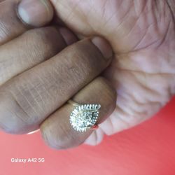 Size 7 WOMEN'S DIAMOND RING