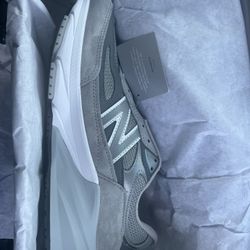 New Balance 990