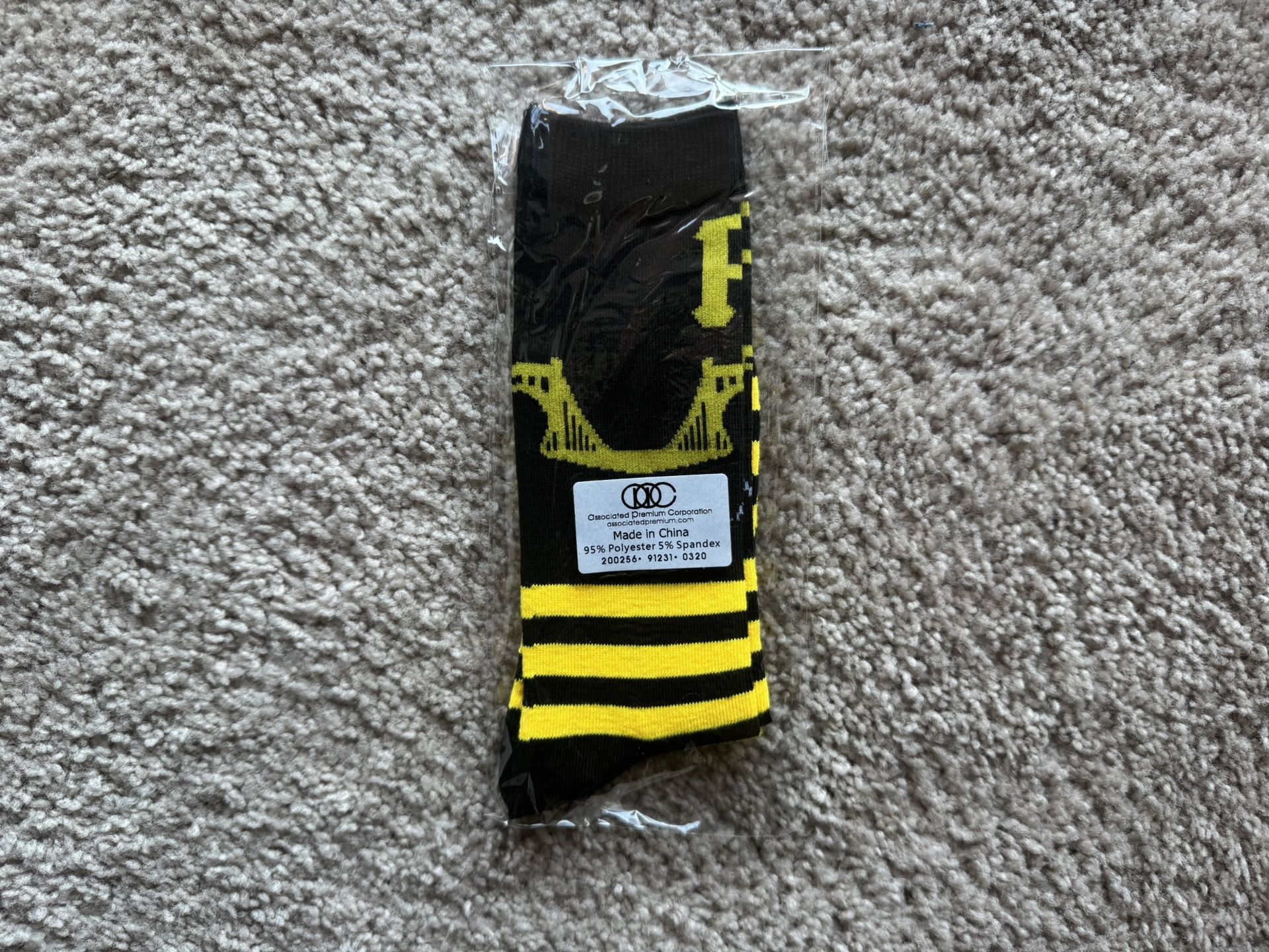 Pittsburgh Pirates Socks SGA PNC Park - Never Opened