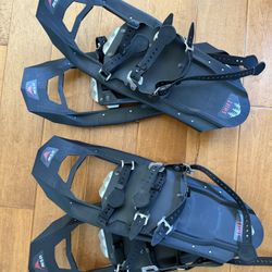 SHIFT Snow Shoes Youth  NEW - A Set Of 2 Pairs