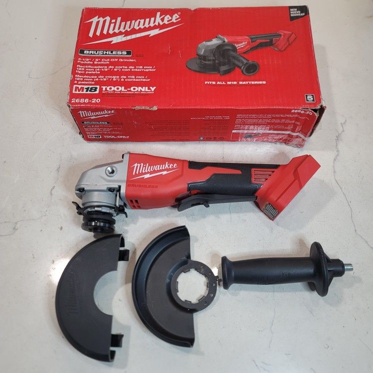 Milwaukee
M18 18V Lithium-Ion Brushless Cordless 4-1/2 in./5 in. Grinder w/Paddle Switch (Tool-Only)