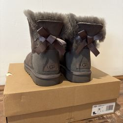 UGG boots (gray w/ bows)