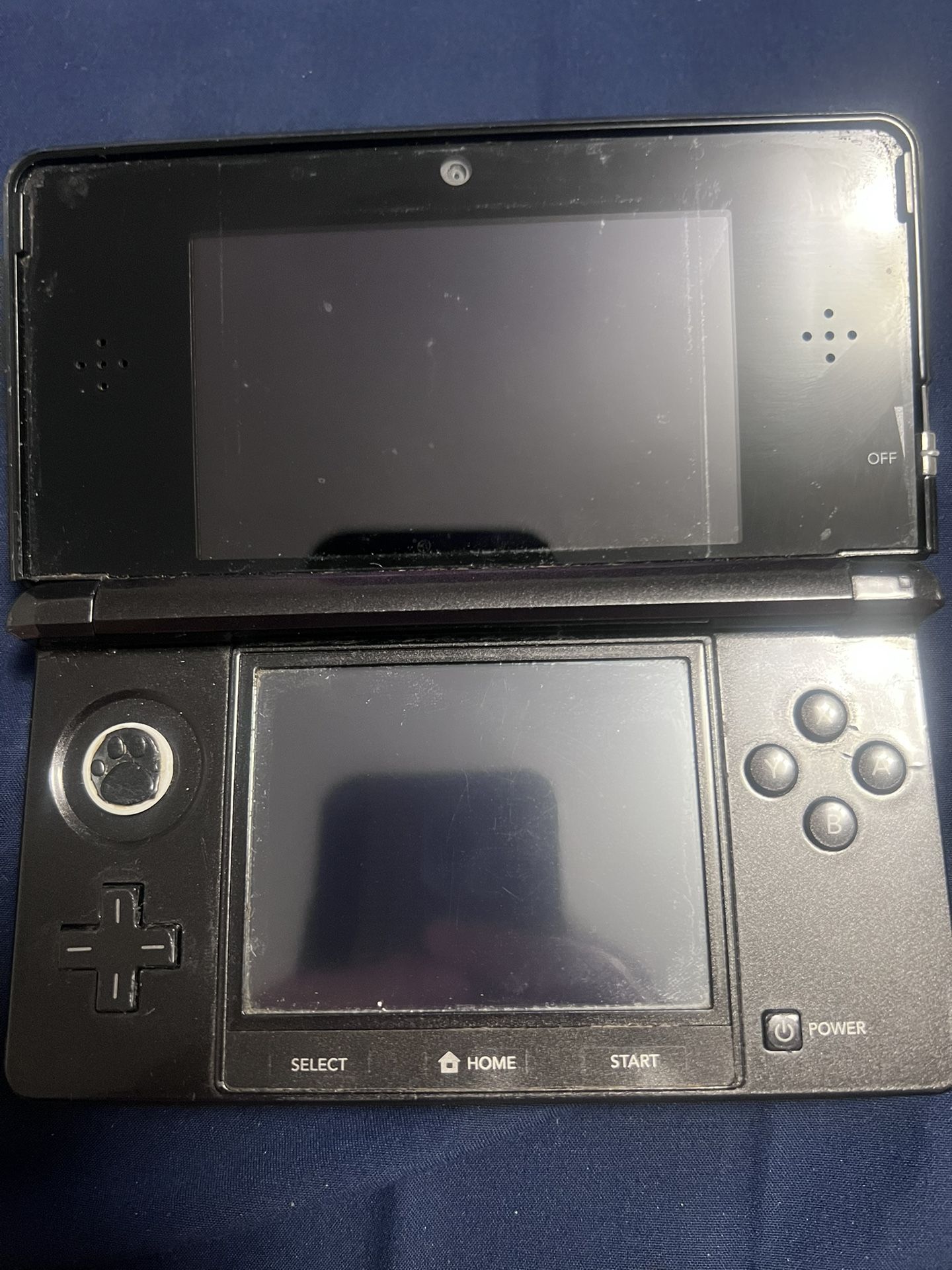 Black Nintendo 3DS + Digital Games (Includes DS Titles