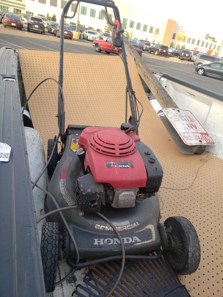 Honda Commercial Lawn Mower. HRC 216. Works Great.